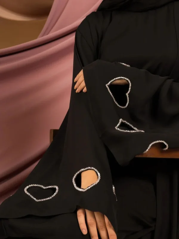 Heart Abaya - Image 2